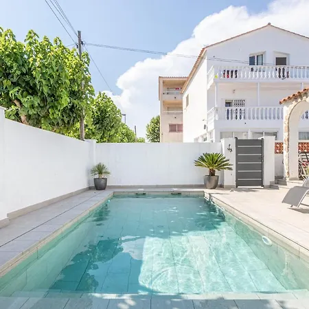 137- Empurialola-casa De Vacaciones Con Piscina Privada En * Empuriabrava
