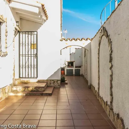 137- Empurialola-casa De Vacaciones Con Piscina Privada En Empuriabrava