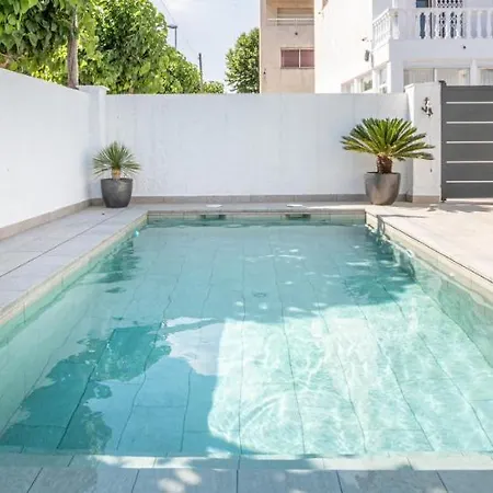 137- Empurialola-casa De Vacaciones Con Piscina Privada En * Empuriabrava