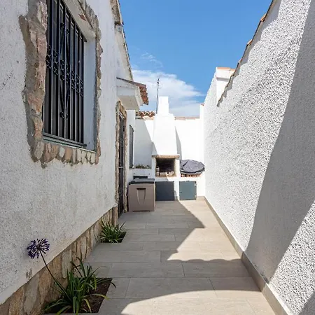 137- Empurialola-casa De Vacaciones Con Piscina Privada En * Empuriabrava