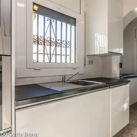 Holiday home 137- Empurialola-casa De Vacaciones Con Piscina Privada En Empuriabrava