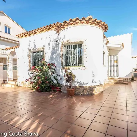 137- Empurialola-casa De Vacaciones Con Piscina Privada En Empuriabrava